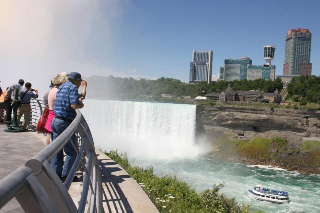 Beautiful View Home Attractions By Niagara Falls River Ny Exterior photo